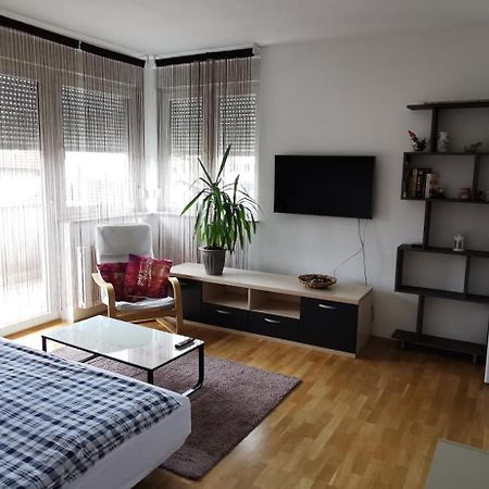 Apartment Daphnia Zagreb Room photo